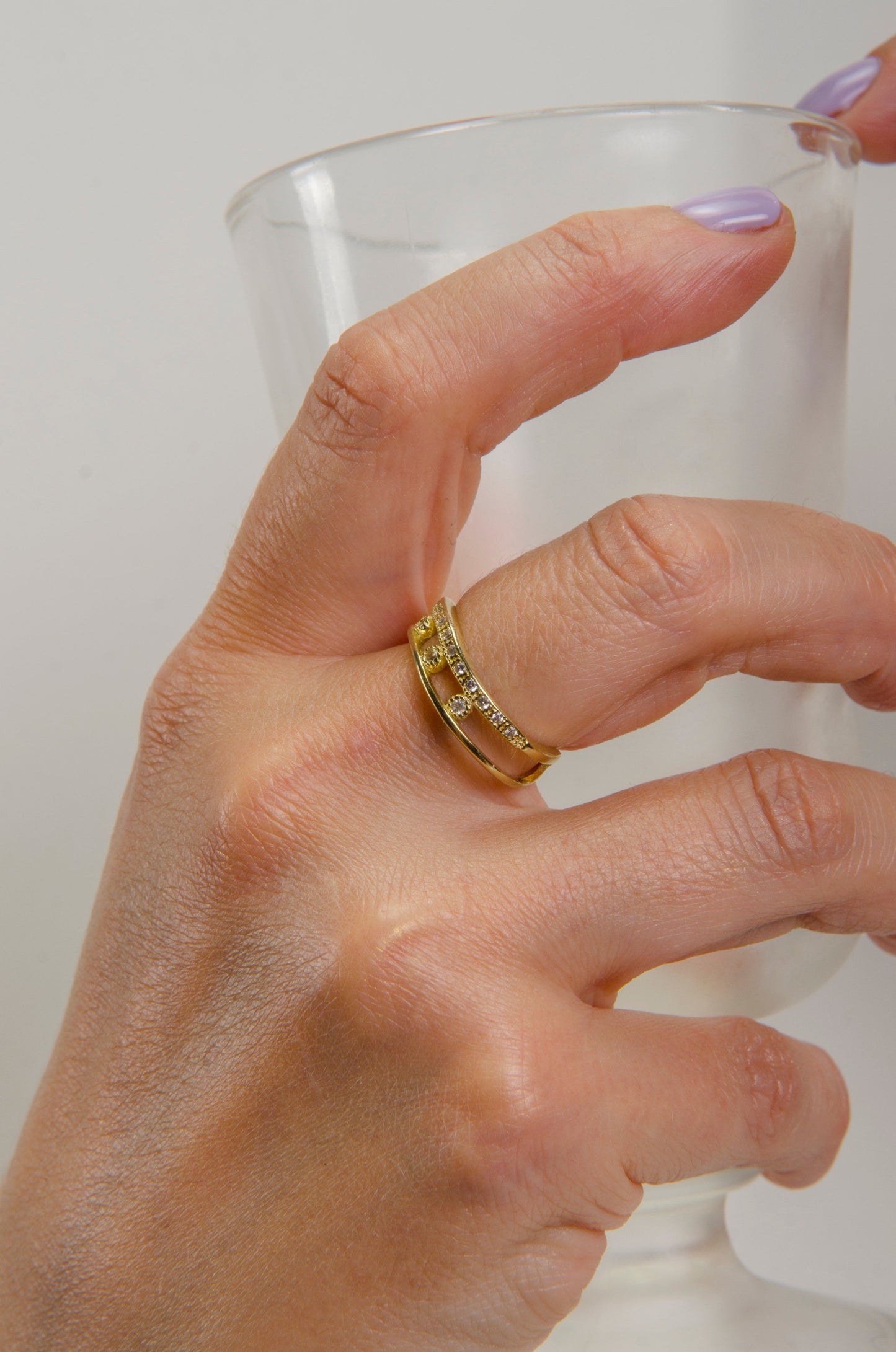 ANILLO IRREGULAR CIRCONES