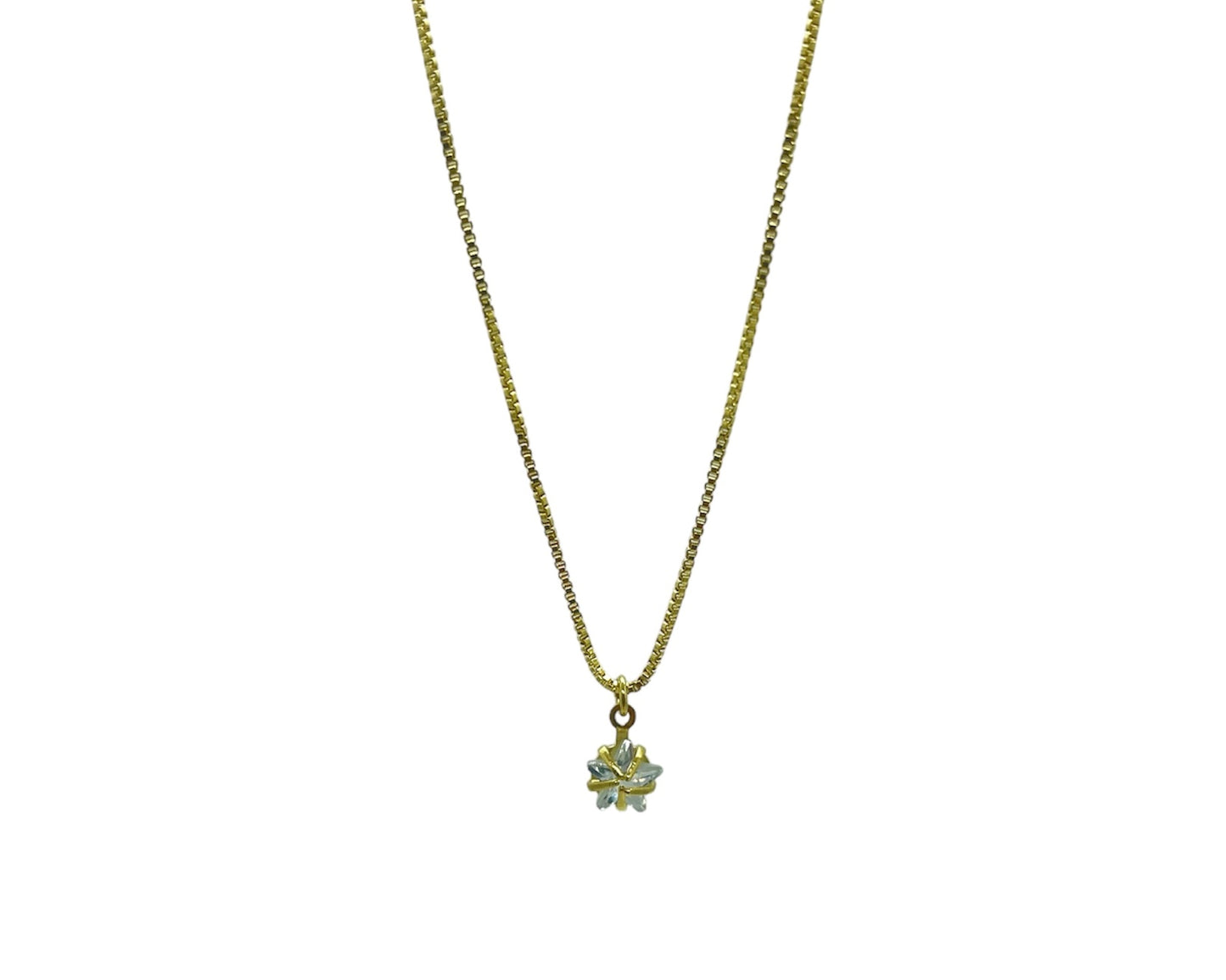 COLLAR PUNTO DE LUZ STAR GOLD